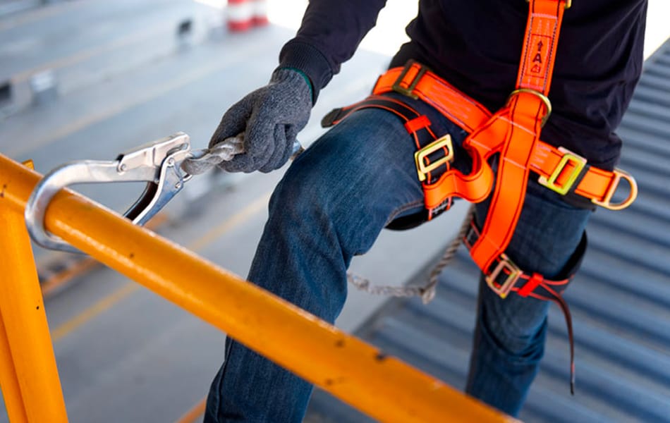 Read more about the article Fall Protection Awareness